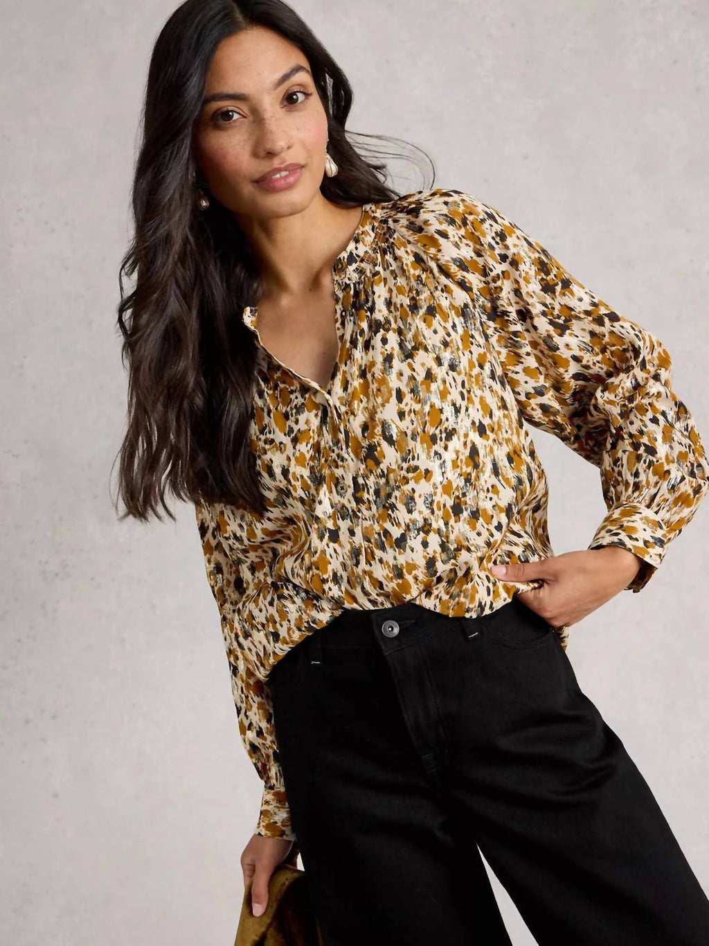 Ari Metallic Top In Chart