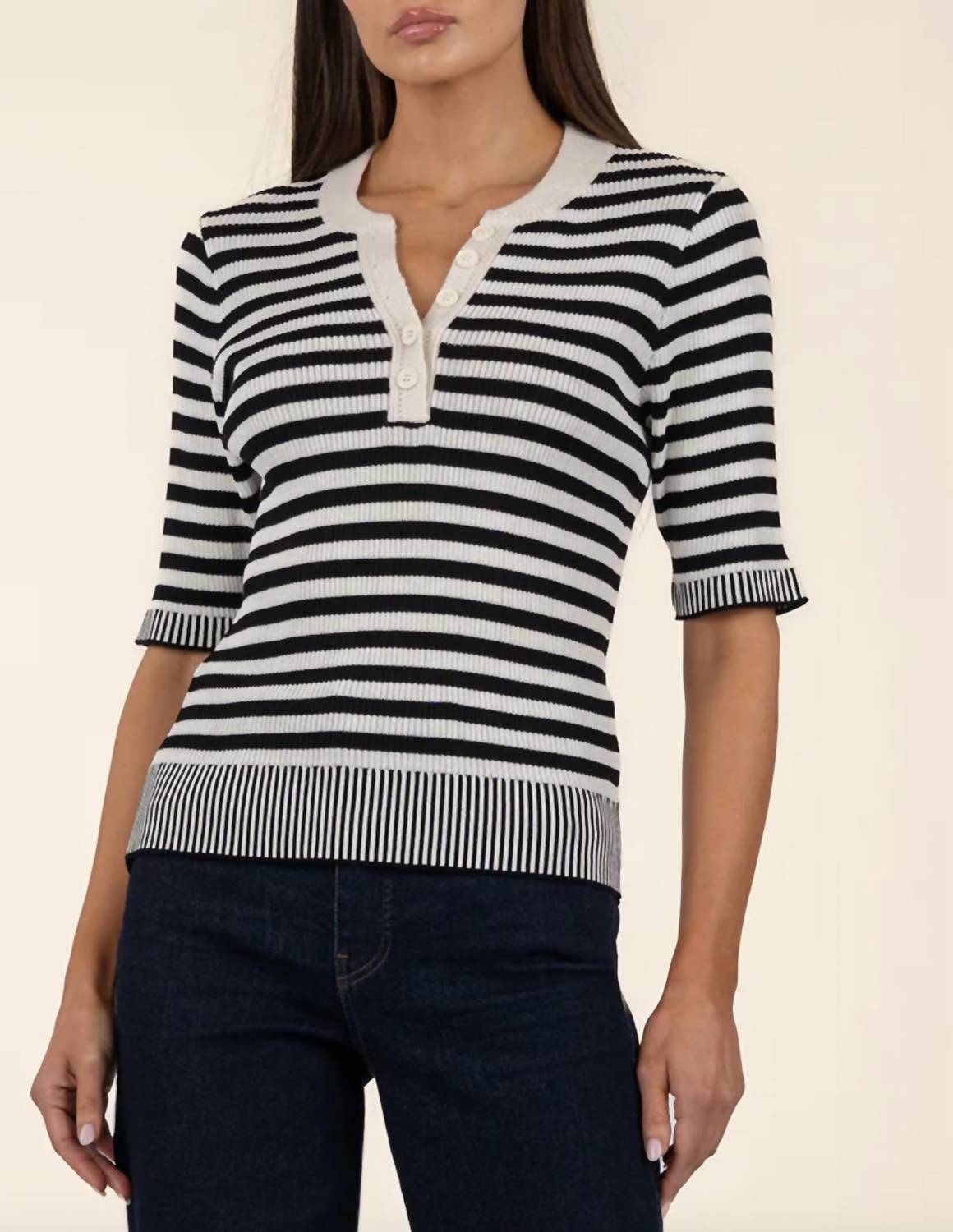 Alora Henley Top In Black / White