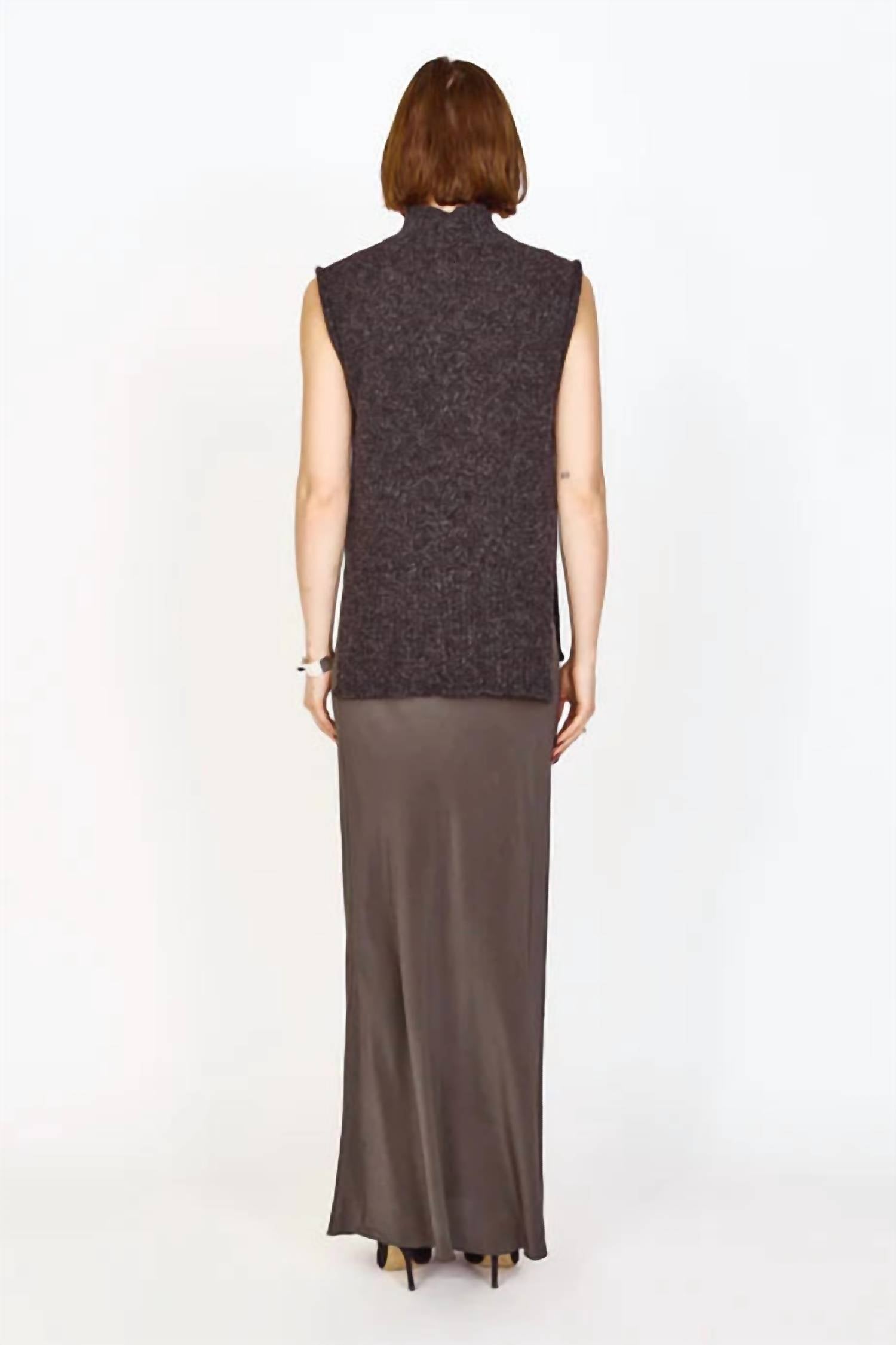 Aspen Sweater Vest In Charcoal