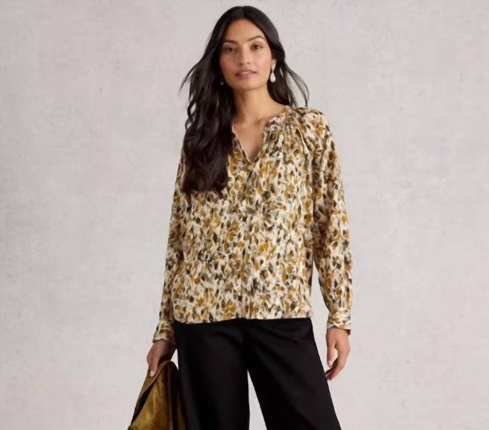 Ari Metallic Top In Chart