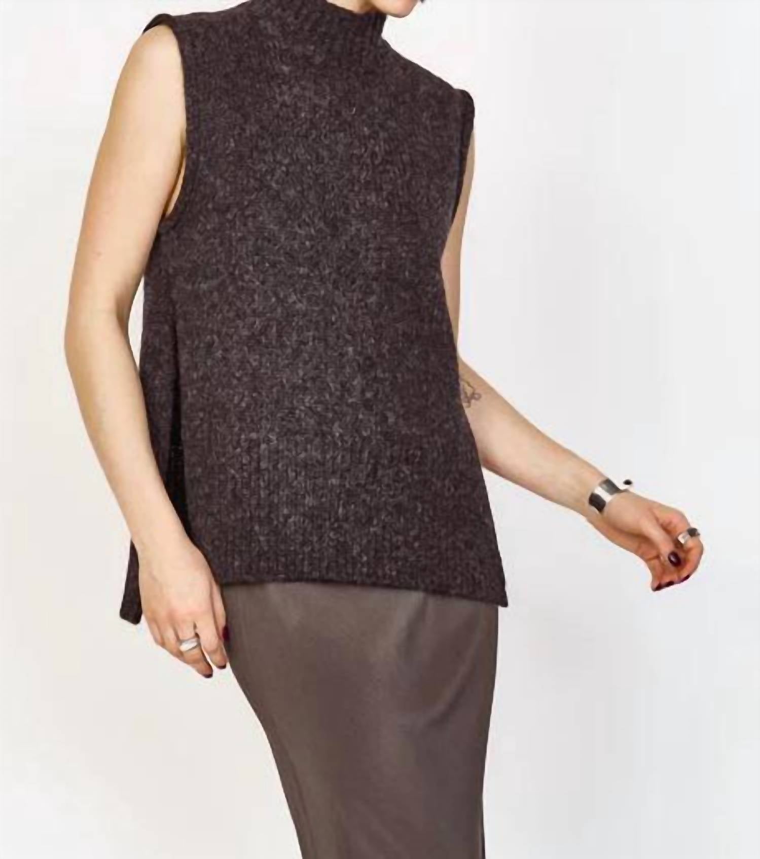 Aspen Sweater Vest In Charcoal
