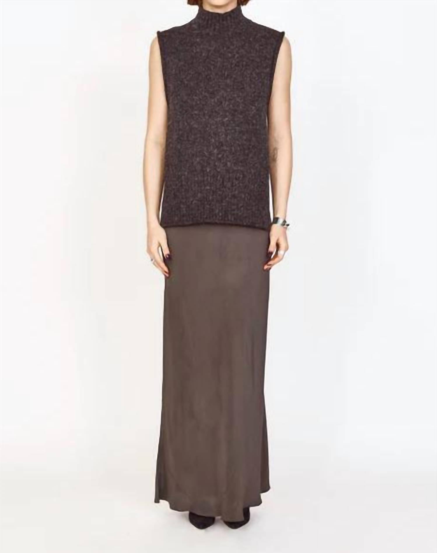 Aspen Sweater Vest In Charcoal