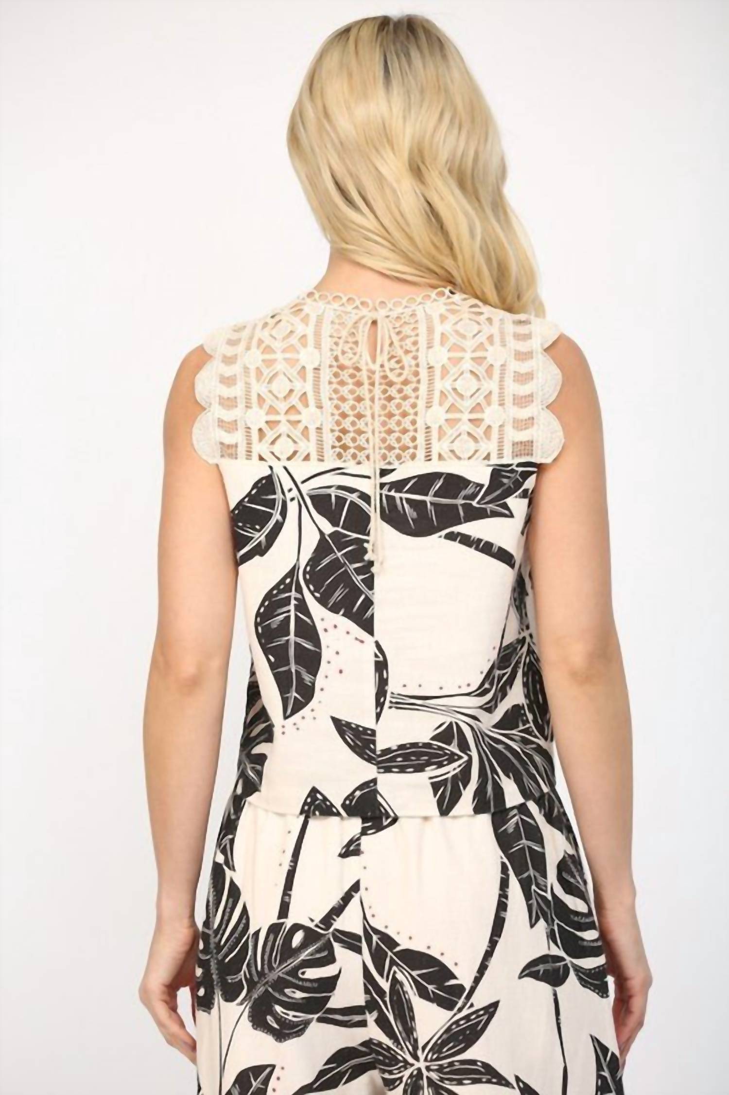 A Little Tropical Fun Crop Top In Multi