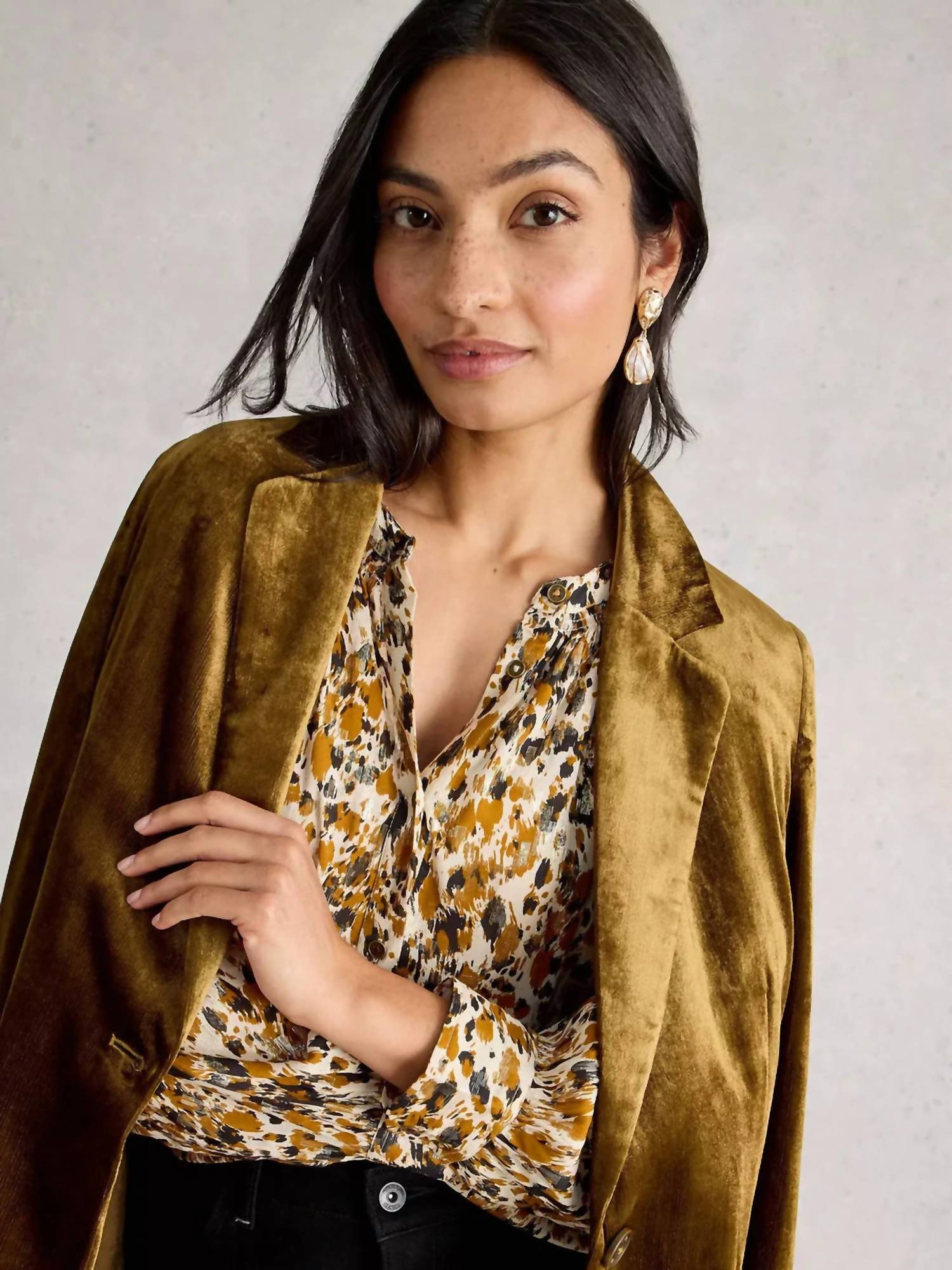 Ari Metallic Top In Chart