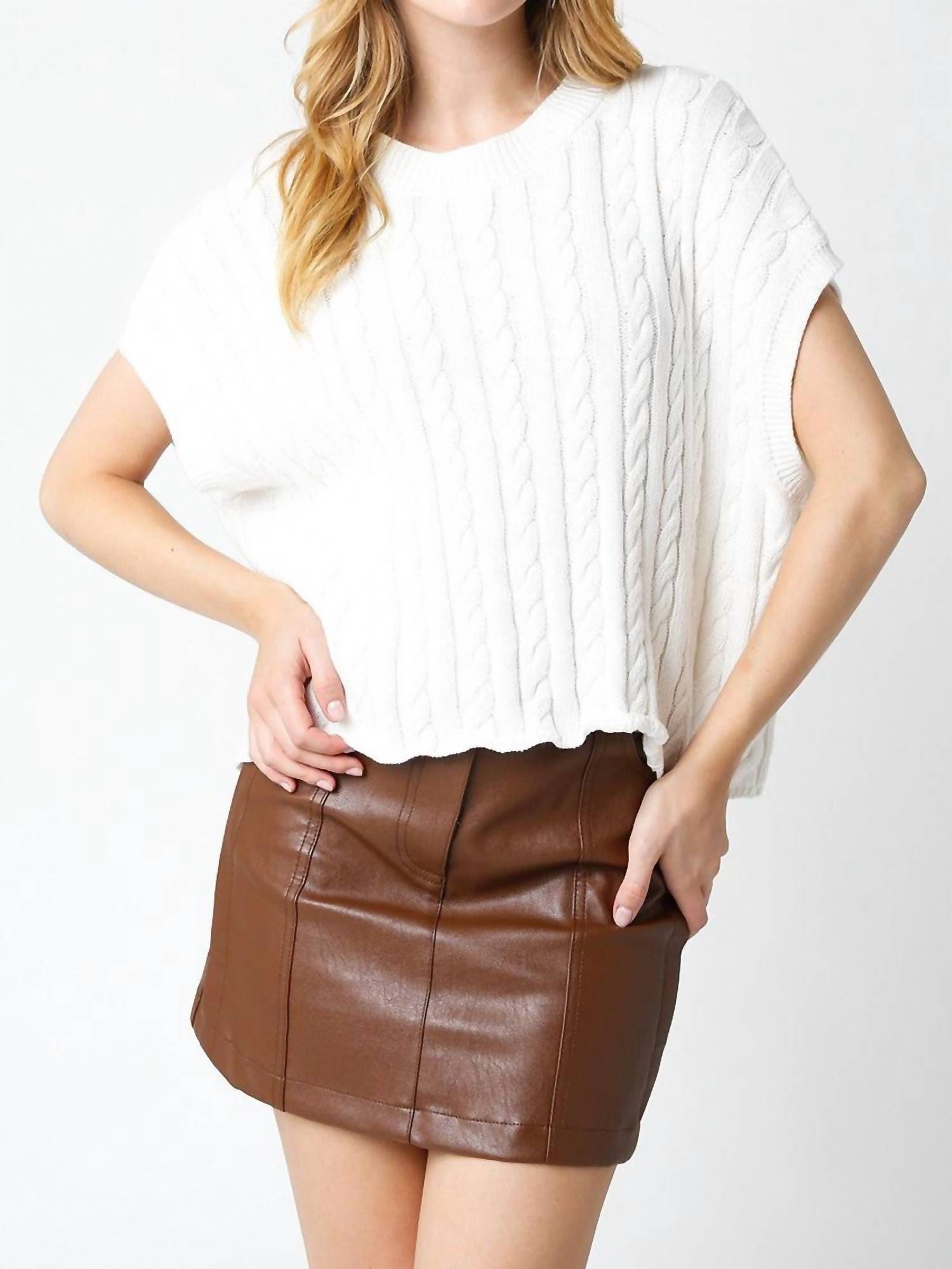 Aliana Short Sleeve Sweater Top In Cream